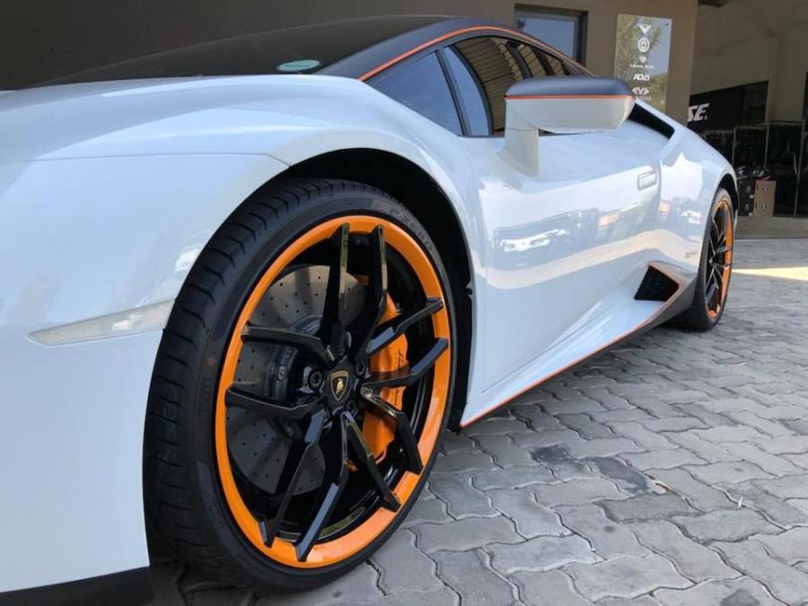 Детали экстерьера Lamborghini Huracan LP610-4 by RACE! 2018 года  (фото 7 из 8)